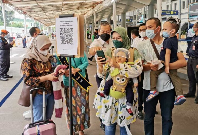 layanan Test RT-PCR di stasiun Gambir dan Pasar Senen dengan tarif Rp195 ribu. Layanan ini disediakan guna memudahkan calon penumpang