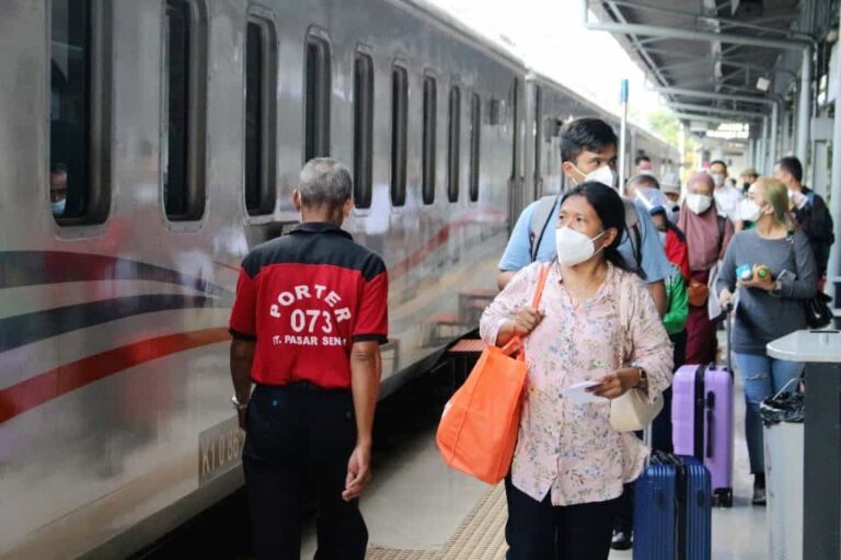 PT KAI Daop 1 Jakarta memastikan pada masa Angkutan Natal 2021 dan Tahun Baru 2022 (Nataru) seluruh penumpang kereta api jarak jauh