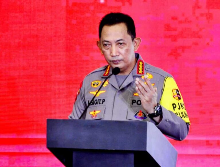 Kapolri Jenderal Pol Listyo Sigit Prabowo menegaskan tak akan segan pecat anggotanya jika terbukti melakukan pelanggaran, khususnya