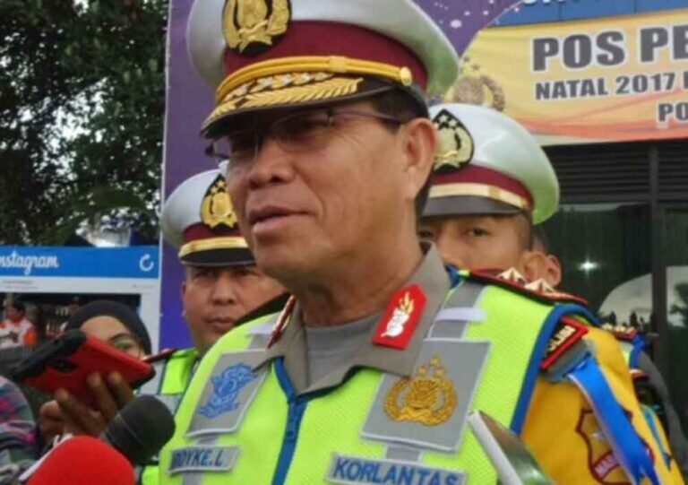 Terbitnya sitem baru yaitu e-tilang membuat Korps Lalu Lintas Kepolisian RI (Korlantas Polri) memutar otak untuk mengganti warna plat nomor