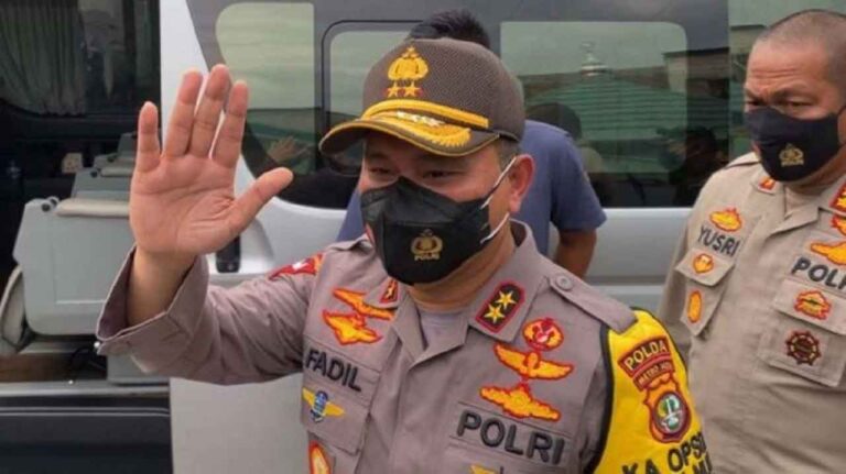 Sebanyak 9 Kapolsek jajaran Polda Metro Jaya dimutasi dalam surat telegram dengan nomor ST/571/XIN/KEP./2021 yang diteken Karo SDM Polda Metro Jaya