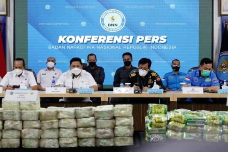 BNN mengungkap kasus peredaran narkotika sindikat nasional maupun internasional sepanjang 2021. Barang bukti yaitu seberat 3 Ton Sabu