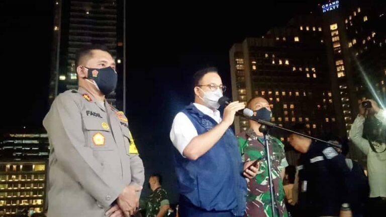 Gubernur DKI Jakarta Anies Baswedan menyampaikan apresiasi terhadap kafe dan tempat hiburan yang menaati aturan pemerintah pada malam