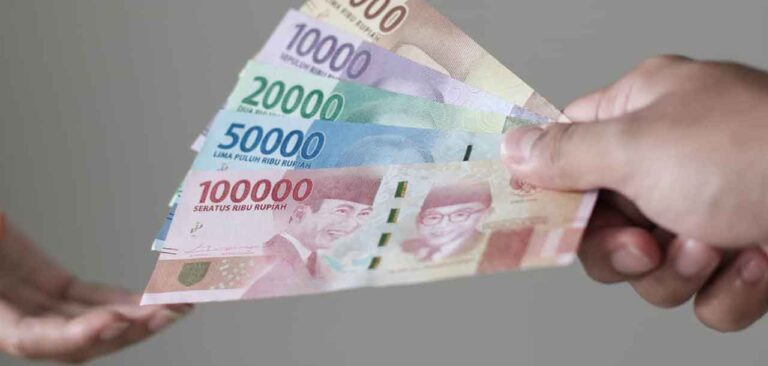 seorang warga Ohoi Madwaer ber-KTP setempat ditolak menerima BLT Dana Desa, karena sudah pindah dari Ohoi Madwaer ke Ohoi Letvuan