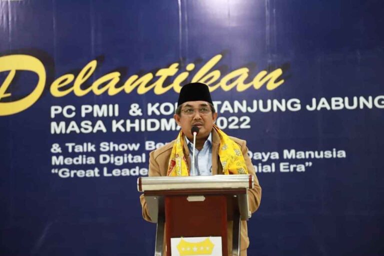 Hadir dalam acara pelantikan Pengurus Cabang Pergerakan Mahasiswa Islam Indonesia (PC PMII) dan KOPRI Tanjung Jabung Barat Ke-X Masa