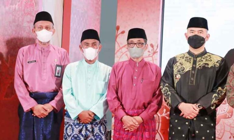 Wakili Bupati Tanjung Jabung Barat Sekda Agus Sanusi, hadiri penetapan gedung Mahligai 9 Kantor Pusat Bank Jambi, Jalan Jendral A. Yani