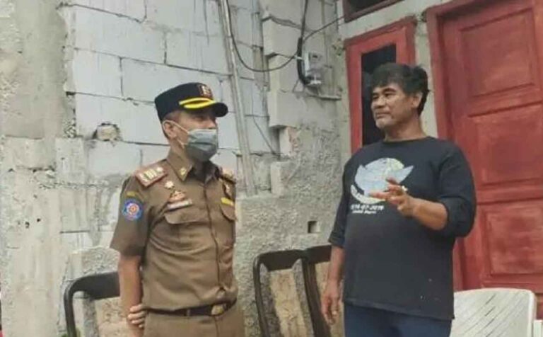 Tiga unit bangunan rumah tinggal yang berdiri di Sepadan Situ Tujuh Muara Pamulang Tangsel disidak pihak Satpol PP Tangsel, karena diduga