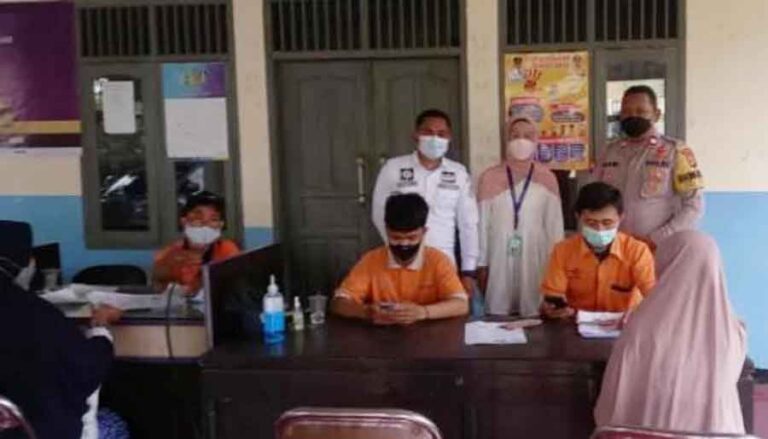 Kepolisian Republik Indonesia lewat Polsek Cisauk Polres Tangerang Selatan selalu mengupayakan memudahkan akses untuk penduduk