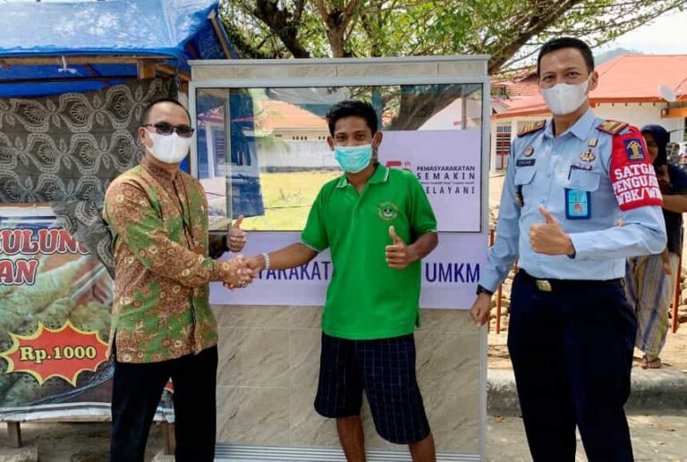 Rutan Painan Gandeng BSI Beri Bantuan Gerobak ke PKL