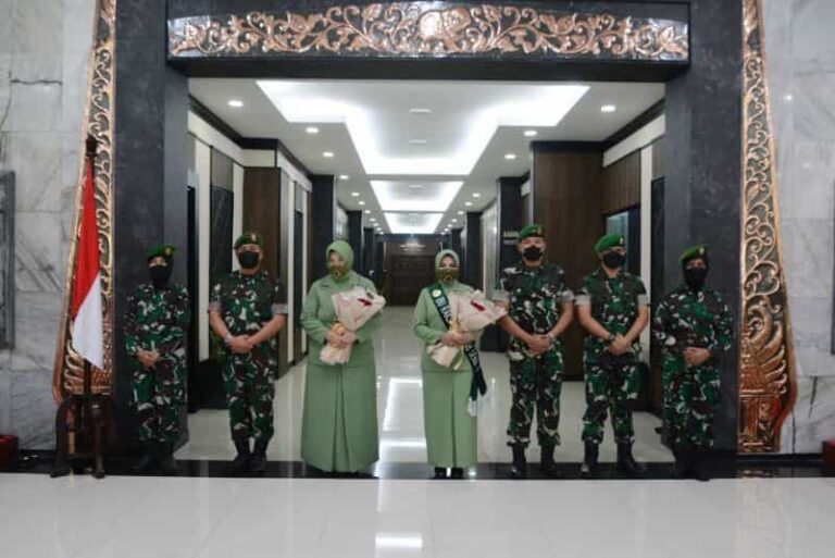 Tongkat Komando Pangdam IV/Diponegoro Diserahterimakan