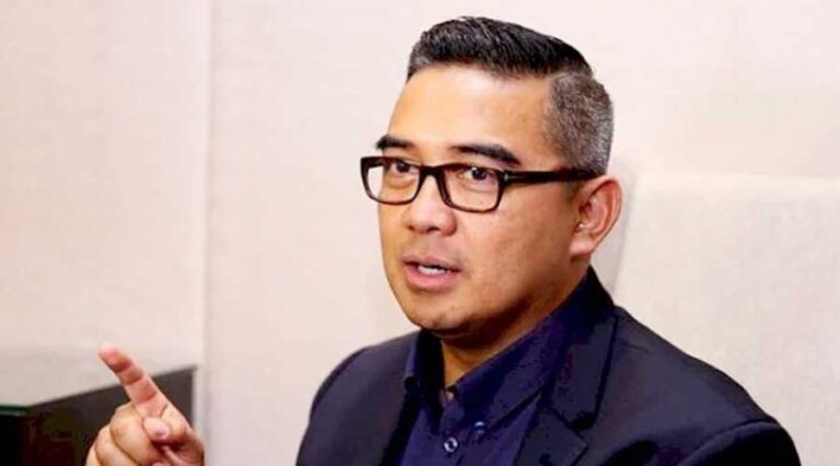Kejahatan siber atau cyber crime ini merupakan sisi negatif dari ruang digital yang kerap ditemui dan akan mengancam setiap pengguna sebagai