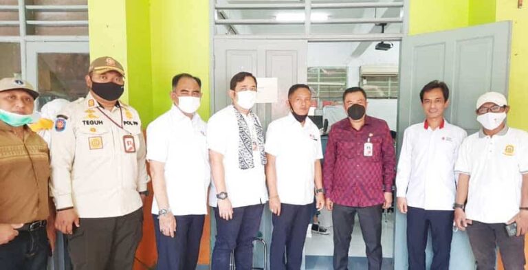 SMAN 78 Jakarta dan PMI Jakarta Barat menggelar aksi sosial donor darah di gedung SMAN 78 Jakarta di Komplek Pajak Jalan Bhakti IV
