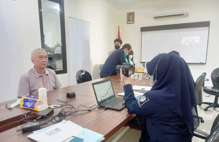 Pasalnya kehadiran pelayanan Eazy Passport Imigrasi Jakarta Barat tersebut membantu memangkas waktu warga Semanan khususnya