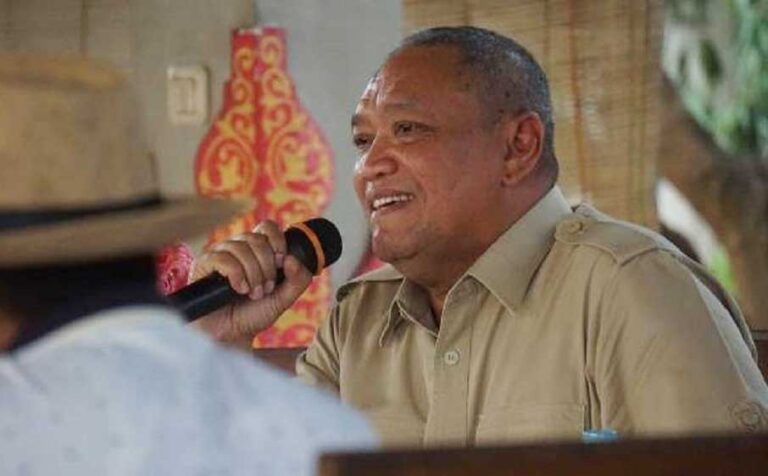 Pancasila dasar negara yang sepatutnya menjadi pegangan hidup bagi rakyat Indonesia. Maka dari itu, sudah seyogyanya jika kelima sila