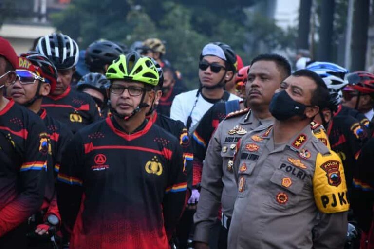 Kasdam IV/Diponegoro Hadiri Pelaksanaan Sepeda Gembira Polda Jateng