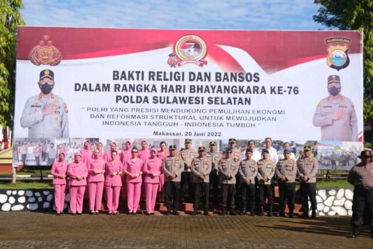 Kapolda Sulsel Lepas Pemberangkatan Kegiatan Bakti Religi dan Bansos