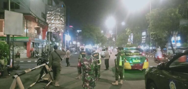 Antisipasi Kejahatan Malam Hari, Tiga Pilar Tamansari Gelar Patroli