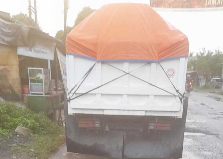 Ketua Lembaga Pemantau Keuangan Negara (PKN) Lebak Fam Fuk Tjhong, pun memprotes maraknya kendaraan ODOL tersebut. Pihaknya