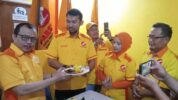 Ketua Umum Partai Parsindo Drs. HM. Jusuf Rizal meresmikan kantor DPW Parsindo Banten yang berlokasi di Jl. Raya Pandeglang Km. 3 link