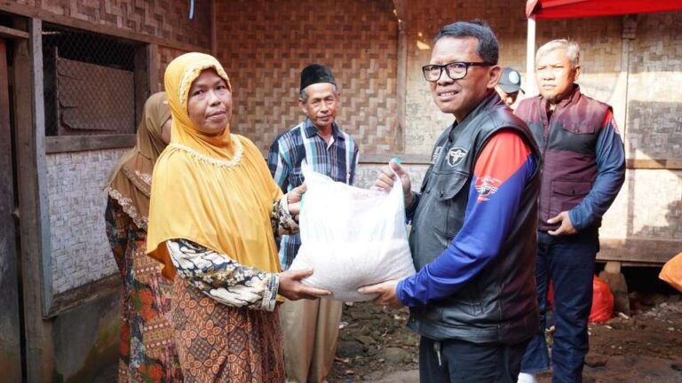 Ditjenpas dan Kanwil Banten Gelar Baksos di Desa Cinangka Banten