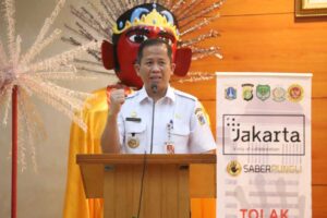 Sosialisasi Saber Pungli, Wali Kota Jakarta Utara Ali Maulana Hakim Tegaskan ASN Harus Berani Menolak Pungli Wali Kota Administrasi Jakarta Utara Ali Maulana Hakim Sosialisasi Saber Pungli yang digelar di Balai Yos Sudarso, Kantor Pemkot Administrasi Jakarta Utara dihadiri ratusan pegawai Sudin