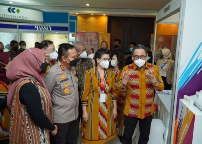 Kapolda Kalbar Beserta Ketua Bhayangkari Hadiri East INSDV 2022 National