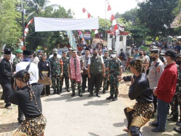 Wakasad Tinjau Lokasi TMMD ke 114 Kodim 0608/Cianjur