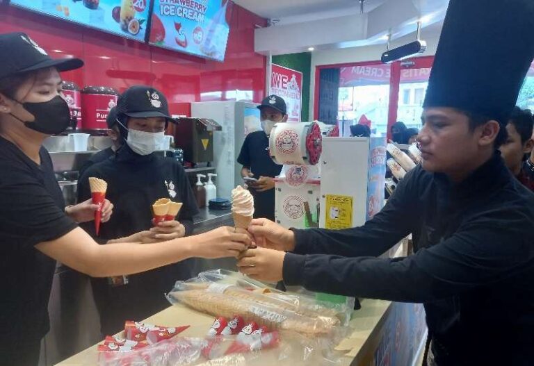Mixue Ice Cream dan Tea Gelar Grand Opening di Semanan