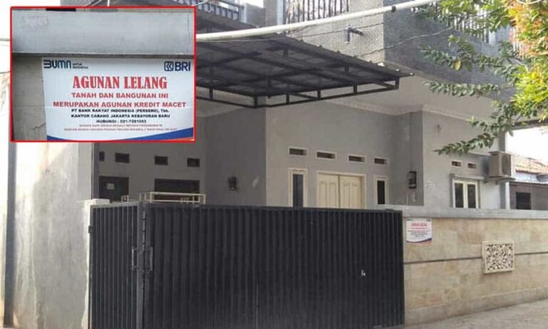Penyegelan rumah debitur pasangan suami istri berinisial BSP dan HM di Tangerang Selatan oleh pihak Bank BRI KCP Melawai Kebayoran Baru