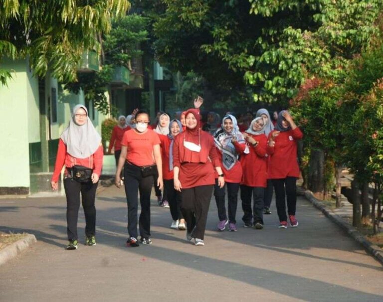 Menjaga Kesehatan, Kebugaran serta Kebersamaan dengan Senam Bersama