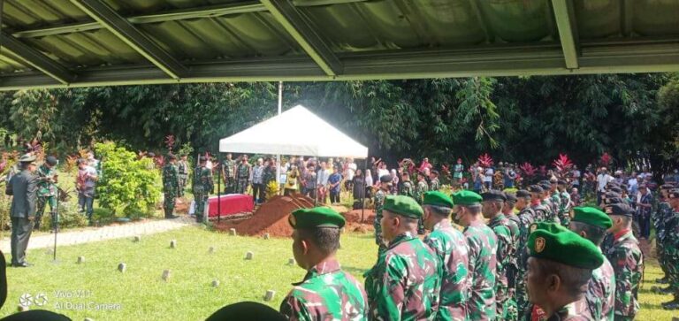 Dandim 0506/Tgr Pimpin Upacara Pemakaman Almarhum Serka Suparno