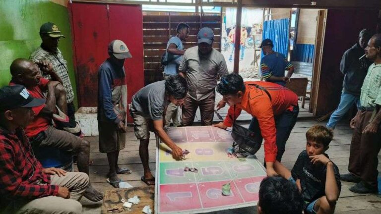 Polres Pegunungan Bintang Tertibkan Lapak Judi di Distrik Oksibil