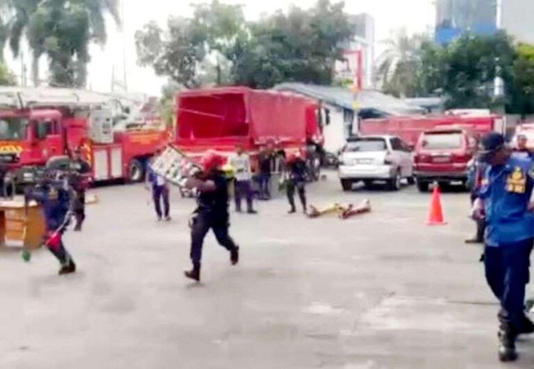 Aksi Skill Anggota Gulkarmat Jakbar, Lomba Uji Ketangkasan
