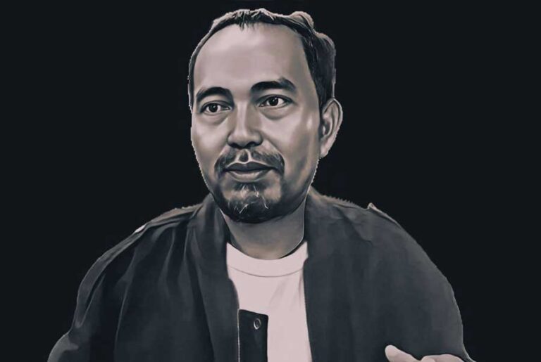 Ketua Umum Fast Respon (FRN) Agus Flores didesak para awak Media Group FRN mengeluarkan statement penitipan mantan Kadiv Propam