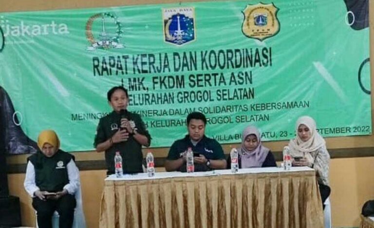Koordinasi Lembaga Musyawarah Kelurahan (LMK) dan Forum Kewaspadaan Dini Masyarakat (FKDM) serta ASN Kelurahan Grogol Selatan,