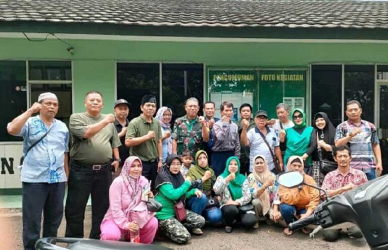 Danramil 04 Kebayoran Lama Distrik Militer 0504 Jakarta Selatan, Mayor Arm. Jonakius menyempatkan diri bersilahturrahim dan memberikan