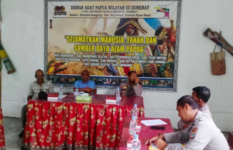 Ditandai dengan diselenggarakannya pertemuan antara Dewan Adat Papua Wilayah III Doberay dengan Polda Papua Barat dan Polres Manokwari