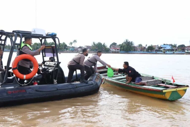 Polda Jambi dan Polres Jajarannya Bagikan Sembako