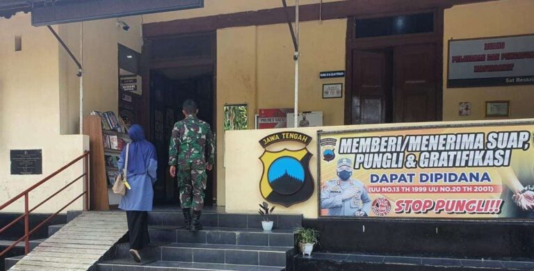 Pemeriksaan Lanjutan Anggota TNI dan Istrinya yang Sedang Hamil di Polres Salatiga
