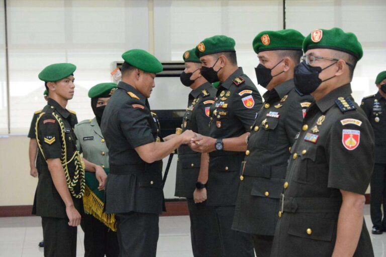 Pangdam Diponegoro Pimpin Sertijab Danrem 074/Wrt dan Kakumdam IV/Diponegoro