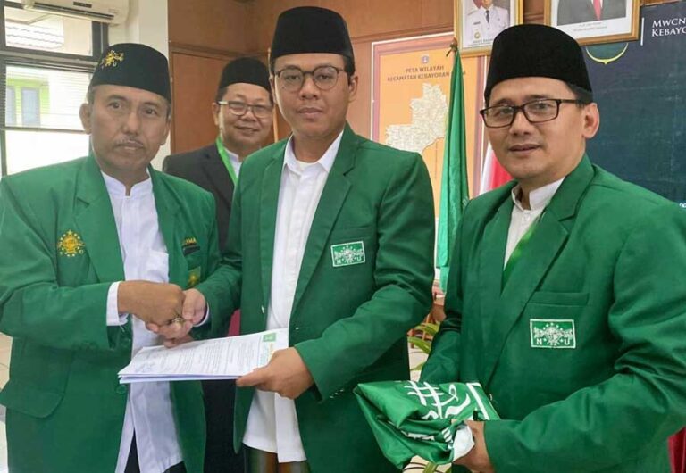 Ketua PCNU Jakarta Selatan melantik Pengurus PRNU Cipulir masa khidmah 2022-2027 di Aula Kantor Kecamatan Kebayoran Lama, Jaksel