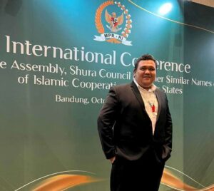 Negara OKI Dorong MPR RI Jadi Penyelenggara Pembentukan Forum Majelis Permusyawaratan Rakyat Dunia Bayu Agustianto Negara OKI Dorong MPR RI Jadi Penyelenggara Pembentukan Forum Majelis Permusyawaratan Rakyat Dunia Konferensi Internasional Ketua Majelis Permusyawaratan, Majelis Syura, atau Nama Sejenis Lainnya dari Negara-Negara Anggota Organisasi Kerja Sama Islam