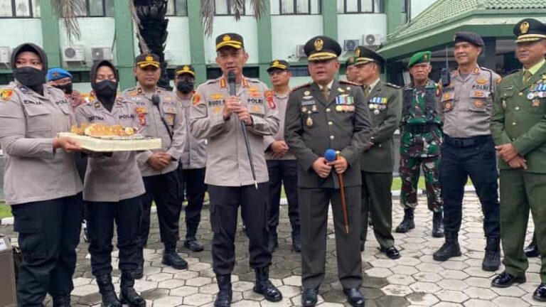 HUT TNI ke 77, Surprise Kapolres Metro Jakarta Timur untuk Kodim 0505/JT