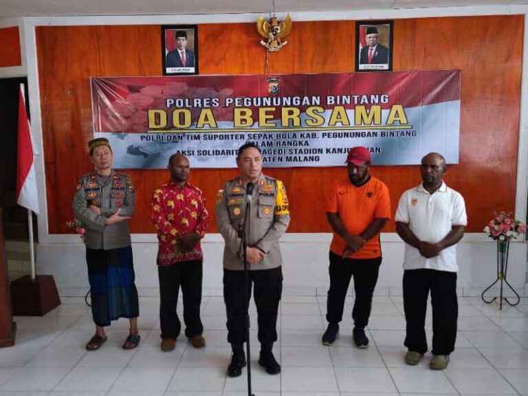 Aksi Solidaritas Tragedi Stadion Kanjuruhan Polres Pegunungan Bintang Gelar Doa Bersama