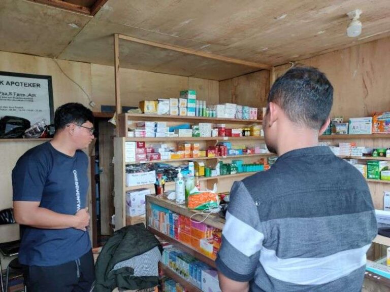 Sat Reskrim Polres Pegunungan Bintang Merazia Apotek di Distrik Oksibil
