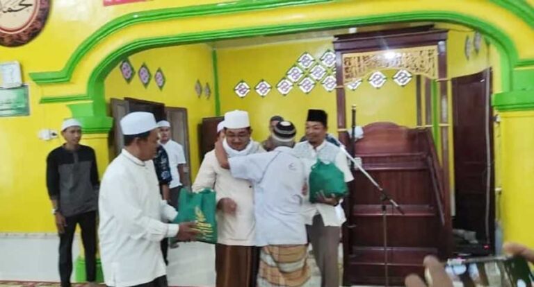 Bupati, KH. Drs. Anwar Sadat, tidak menampik soal tingginya angka kemiskinan di tiga kecamatan yang berada di Kabupaten Tanjung Jabung Barat