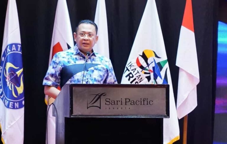 Buka Raker Ikatan Alumni Trisakti, Ketua MPR Ajak Antisipasi Ancaman Krisis Ekonomi Global