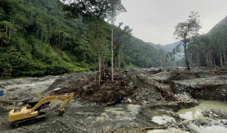 Ketua LP KPK Manokwari Papua Barat Riky Dowansiba mendukung kehadiran aktivitas tambang emas tradisional di kawasan Wasirawi, Distrik