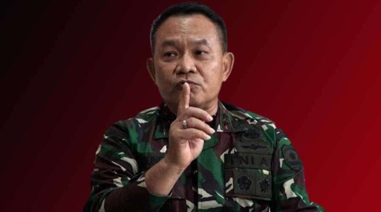 KSAD Dudung Abdurachman mengaku tak punya kewenangan terkait operasi bersenjata di Papua. Dudung mengaku tugasnya hanya membina