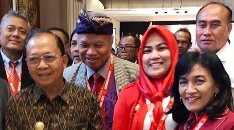Ketua DPD Ferari Banten Ratu Rahmawati terlihat antusias menghadiri Rapat Pimpinan Nasional (RAPIMNAS) ke 1 dan perayaan HUT FERARI